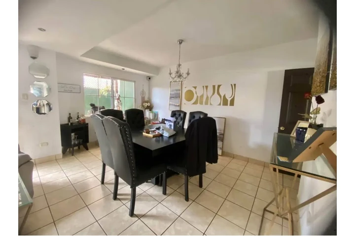 $220779 : Casa en Venta z. 4 de Mixco image 3