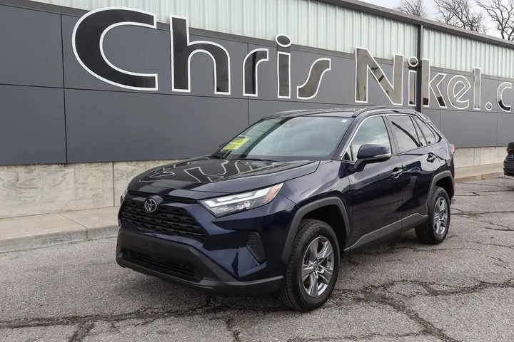 $25988 : 2024 RAV4 XLE FWD image 1