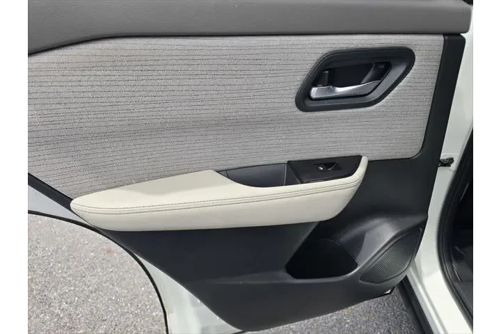 $22999 : Nissan Rogue 2023 SV 4dr Cro image 9