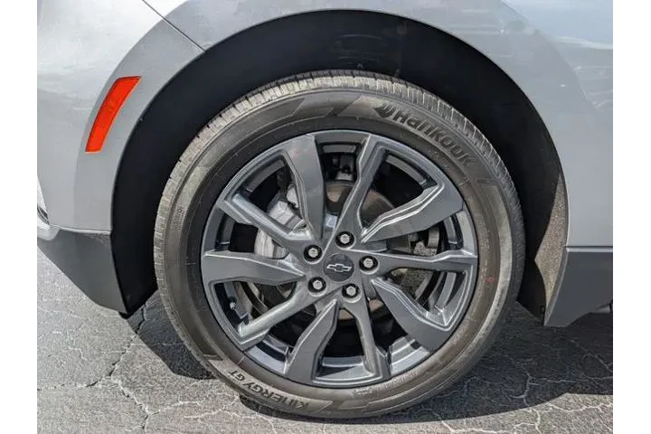 $23000 : Chevrolet Equinox 2023 RS 4d image 6