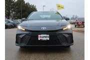 $29677 : Toyota Camry 2025 AWD SE 4dr thumbnail