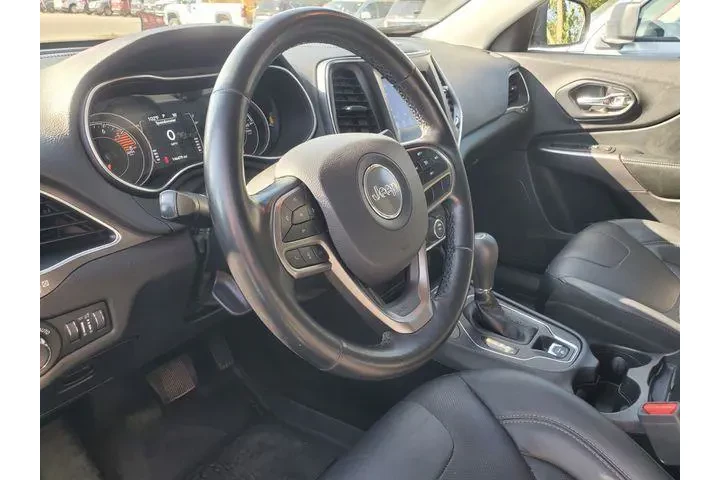 $13900 : Jeep Cherokee 2021 4x4 Latit image 10