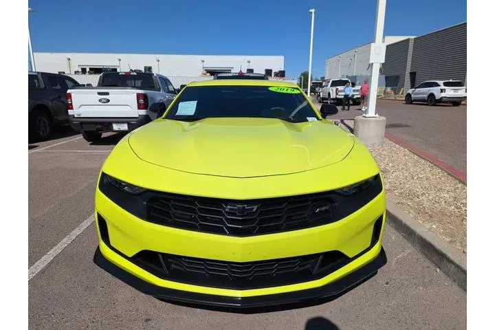 Chevrolet Camaro 2019 LT 2dr image 2