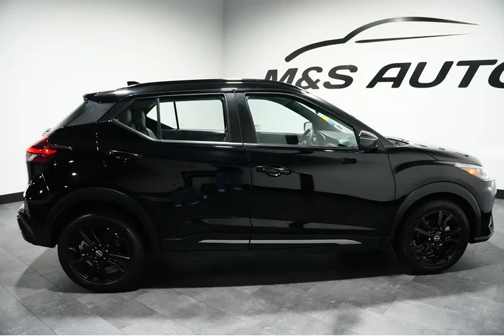 $18738 : 2023 Kicks SR image 9