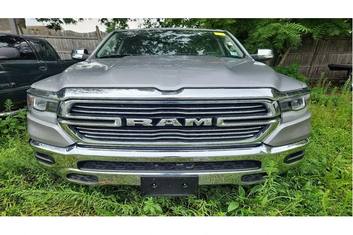 $38459 : Ram 1500 2022 4x4 Laramie 4d image 2