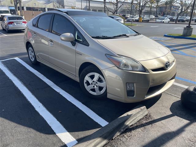 $10995 : 2010 Prius G Sedan IV quemacoc image 2