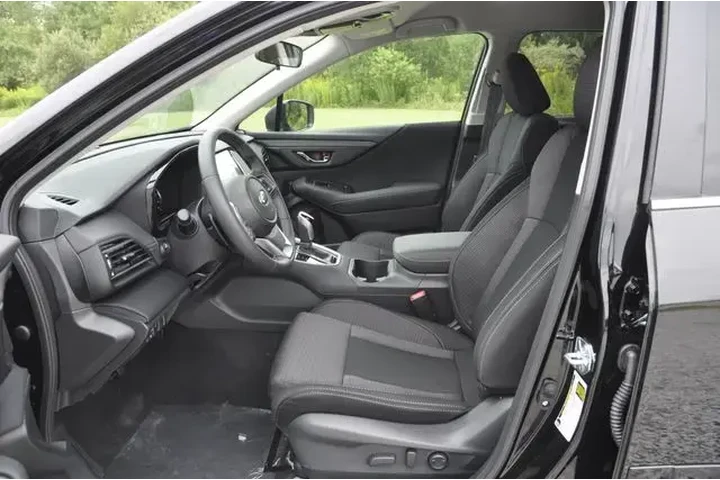 $31990 : Subaru Outback 2025 AWD Prem image 9