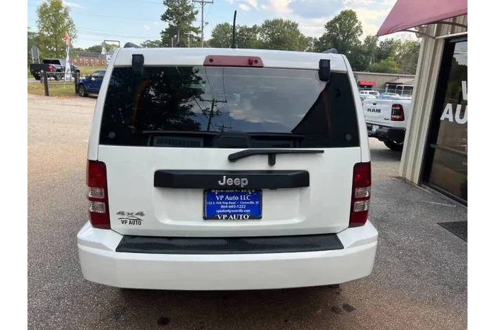$6999 : 2010 Liberty Sport image 6