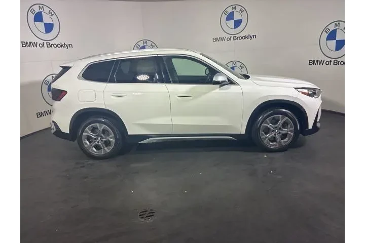 $32964 : BMW X1 2023 AWD xDrive28i 4d image 2