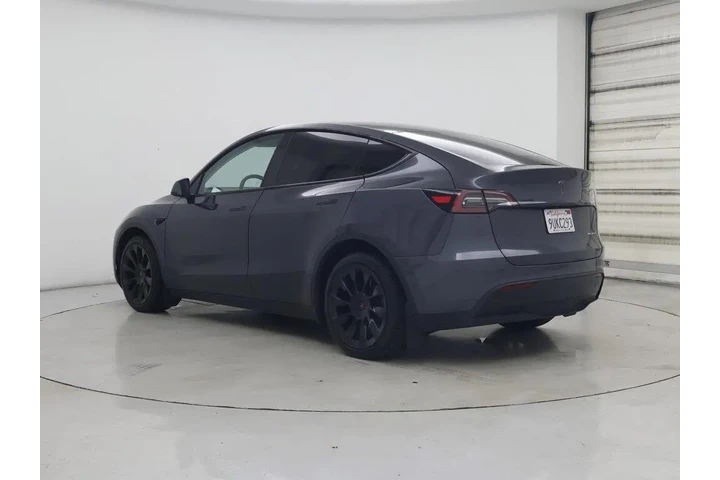 $29998 : Tesla Model Y 2022 AWD Long image 2