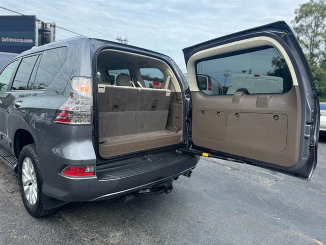 $32995 : 2019 GX 460 image 6