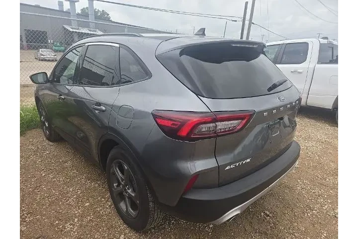 $24539 : Ford Escape 2025 ST-Line 4dr image 2