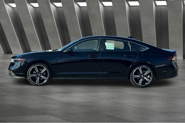 $26500 : Honda Accord Hybrid 2024 Spo image 8