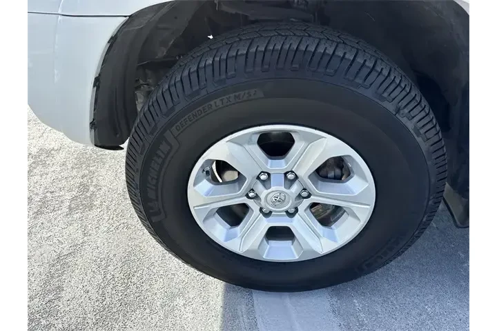 $33998 : Toyota 4Runner 2021 4x4 SR5 image 10