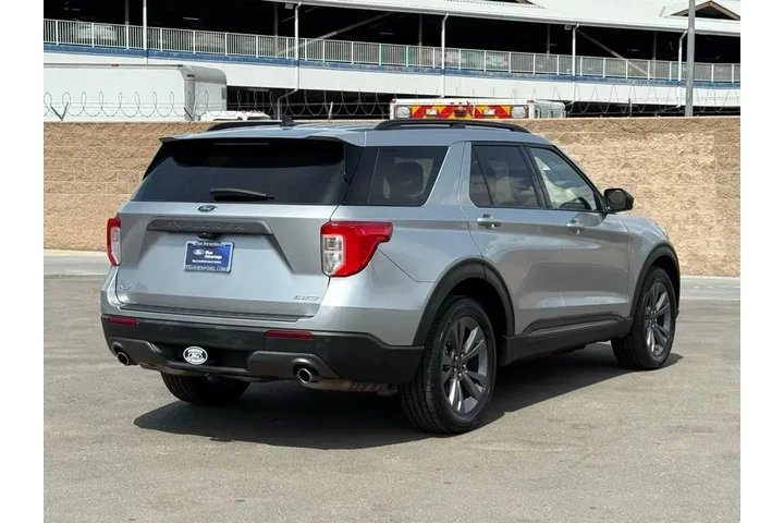 $28289 : Ford Explorer 2022 AWD XLT 4 image 4