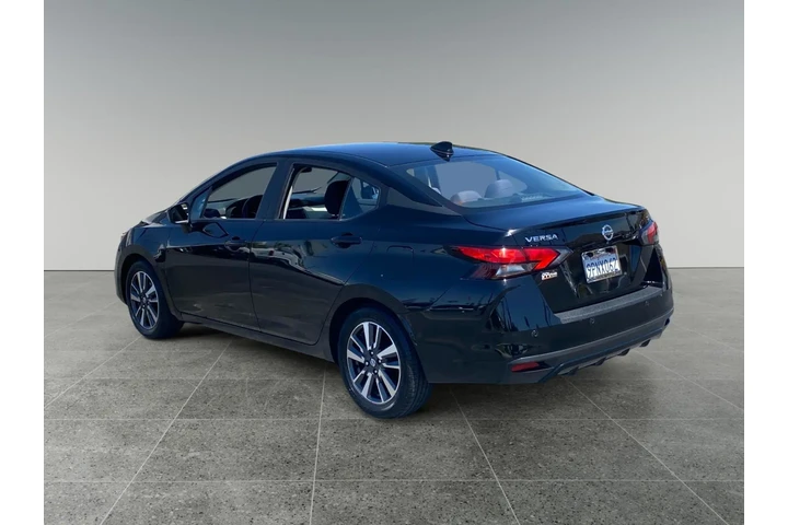 $19154 : Nissan Versa 2022 SV 4dr Sed image 3