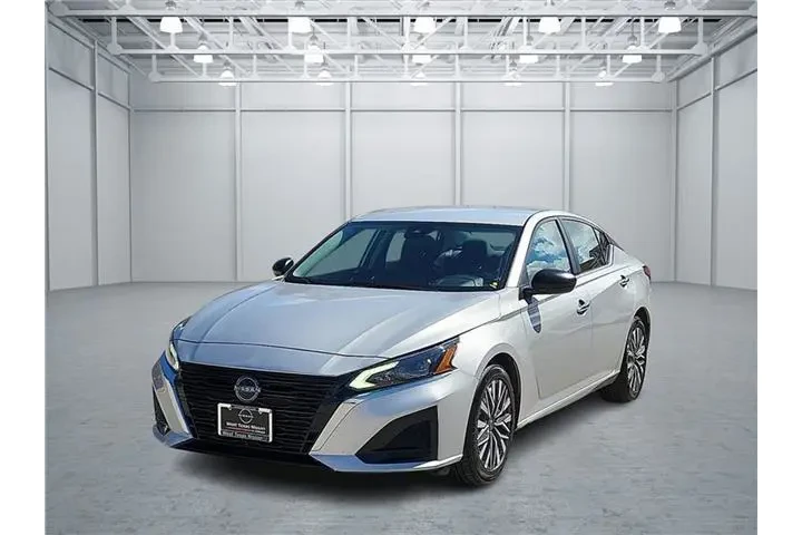 $23550 : Nissan Altima 2024 2.5 SV 4d image 1