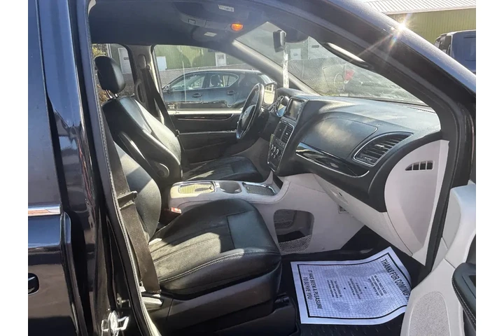 $16995 : 2019 Grand Caravan image 8