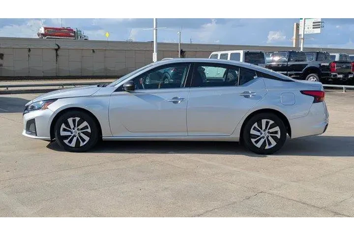 $18500 : Nissan Altima 2024 2.5 S 4dr image 8