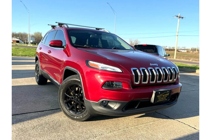 $7999 : 2014 Cherokee Latitude 4WD image 1
