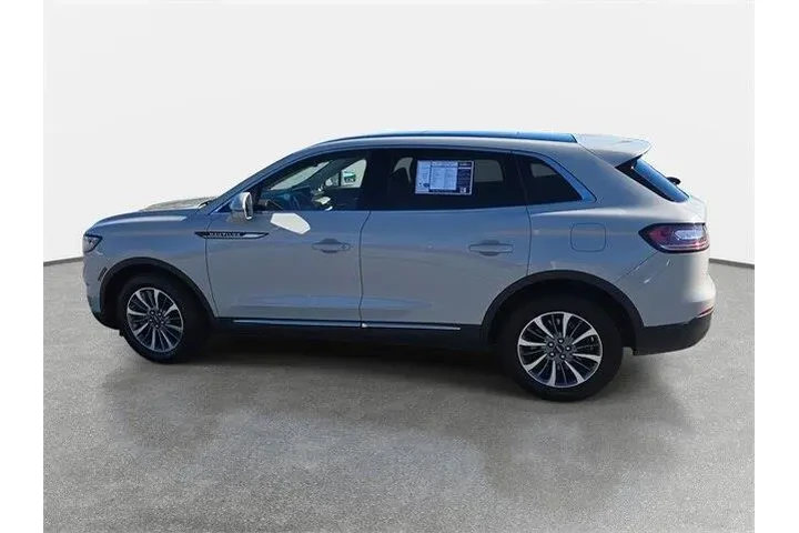 $33499 : Lincoln Nautilus 2022 AWD Re image 8