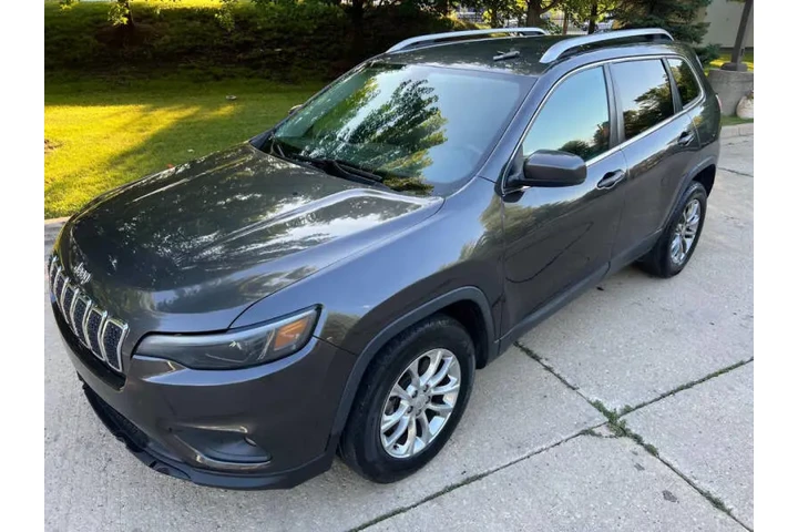$7997 : 2019 Cherokee Latitude Plus image 2
