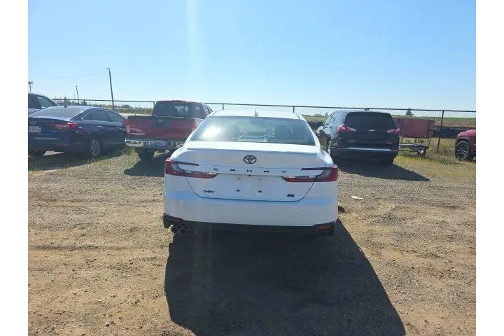 $37900 : Toyota Camry 2026 SE 4dr Sed image 5