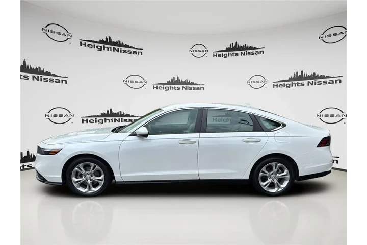 $21990 : Honda Accord 2023 LX 4dr Sed image 3