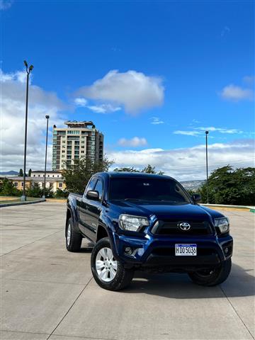 Vendo excelente pickup Toyota image 1