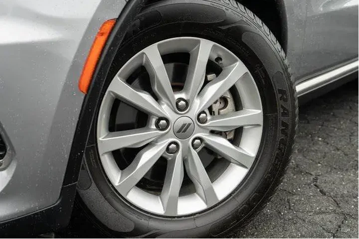 $23695 : Dodge Durango 2021 SXT 4dr S image 2