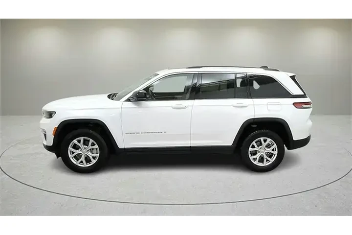 $29977 : Jeep Grand Cherokee 2022 4x4 image 5