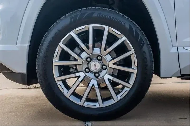 $38618 : GMC Terrain 2026 4x4 Denali image 3