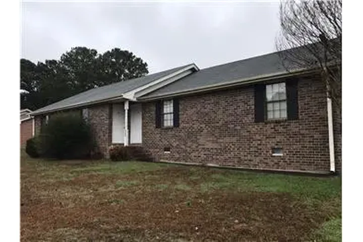 $1425 : Rental property with 2 bedro image 2