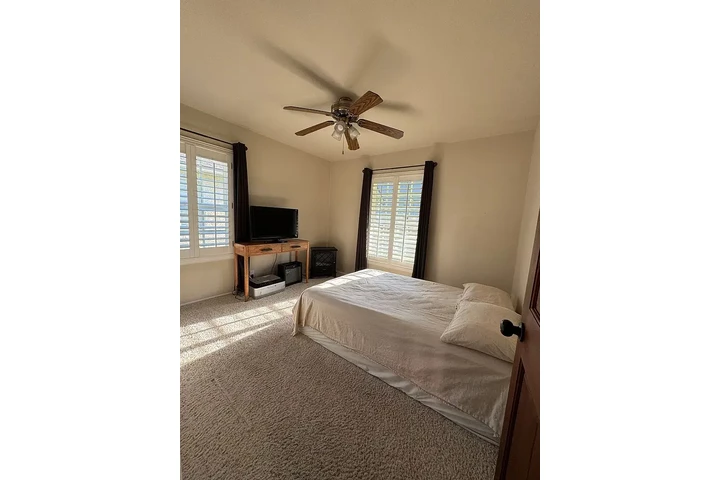 $900 : Beautiful Home...LAKEWOOD,CA image 3