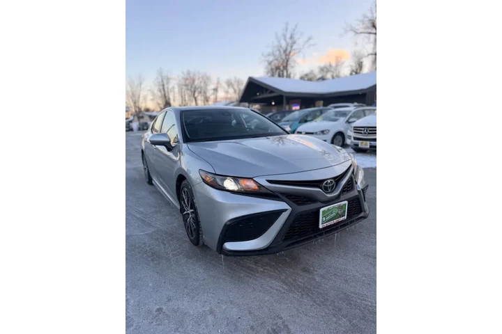 $19995 : 2021 Camry SE image 7