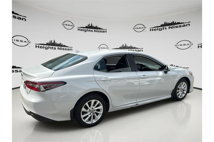 $22990 : Toyota Camry 2023 AWD LE 4dr image 6