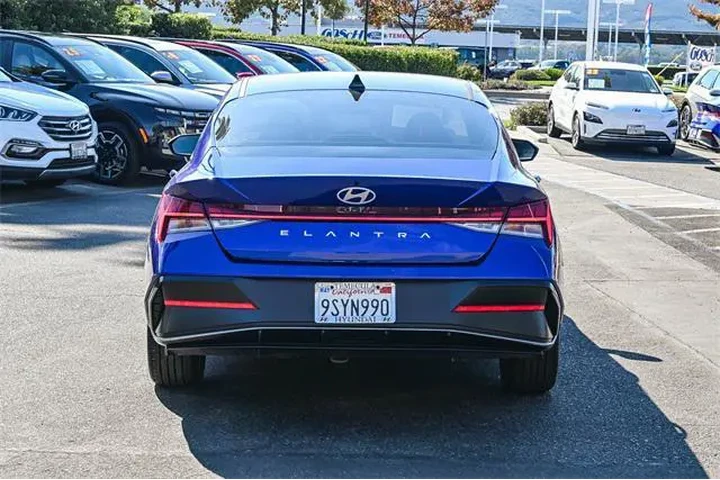 $23000 : Hyundai ELANTRA 2025 SEL Con image 6