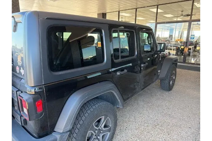 $20655 : Jeep Wrangler Unlimited 2018 image 4