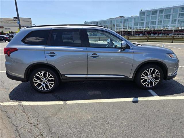 $9995 : 2016 MITSUBISHI OUTLANDER image 10