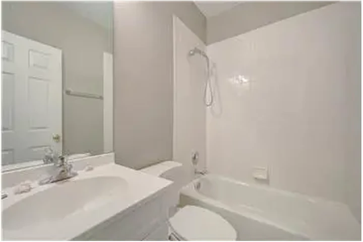 $5000 : Rental property with 2 bedro image 8