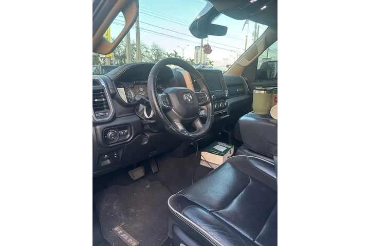 $27995 : Ram 1500 2019 4x2 Laramie 4d image 6