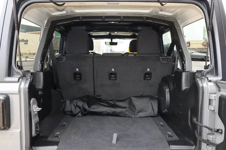 $37988 : 2022 Wrangler Unlimited Rubic image 9