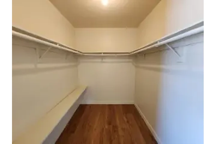 APT📍14503 S. Berendo Ave image 5