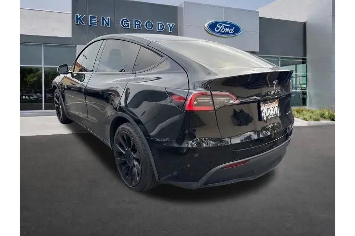 $29653 : Tesla Model Y 2021 AWD Long image 4