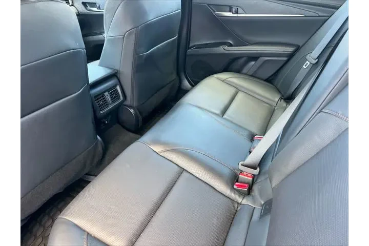 $33499 : Toyota Camry 2026 XLE 4dr Se image 5