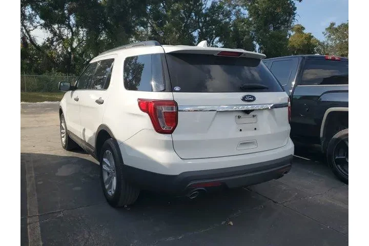 $12995 : Ford Explorer 2017 Base 4dr image 4