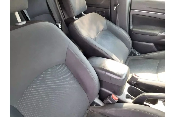 $8500 : 2015 MITSUBISHI OUTLANDER SPO image 5