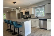 $900 : Fully renovated beautiful home thumbnail