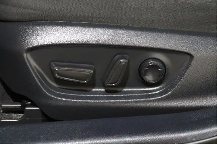 $27998 : Toyota Camry 2024 LE 4dr Sed image 4