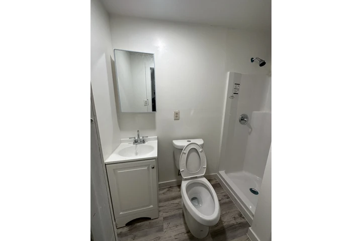 $1100 : Cuarto de Renta ( 1 Persona) image 2